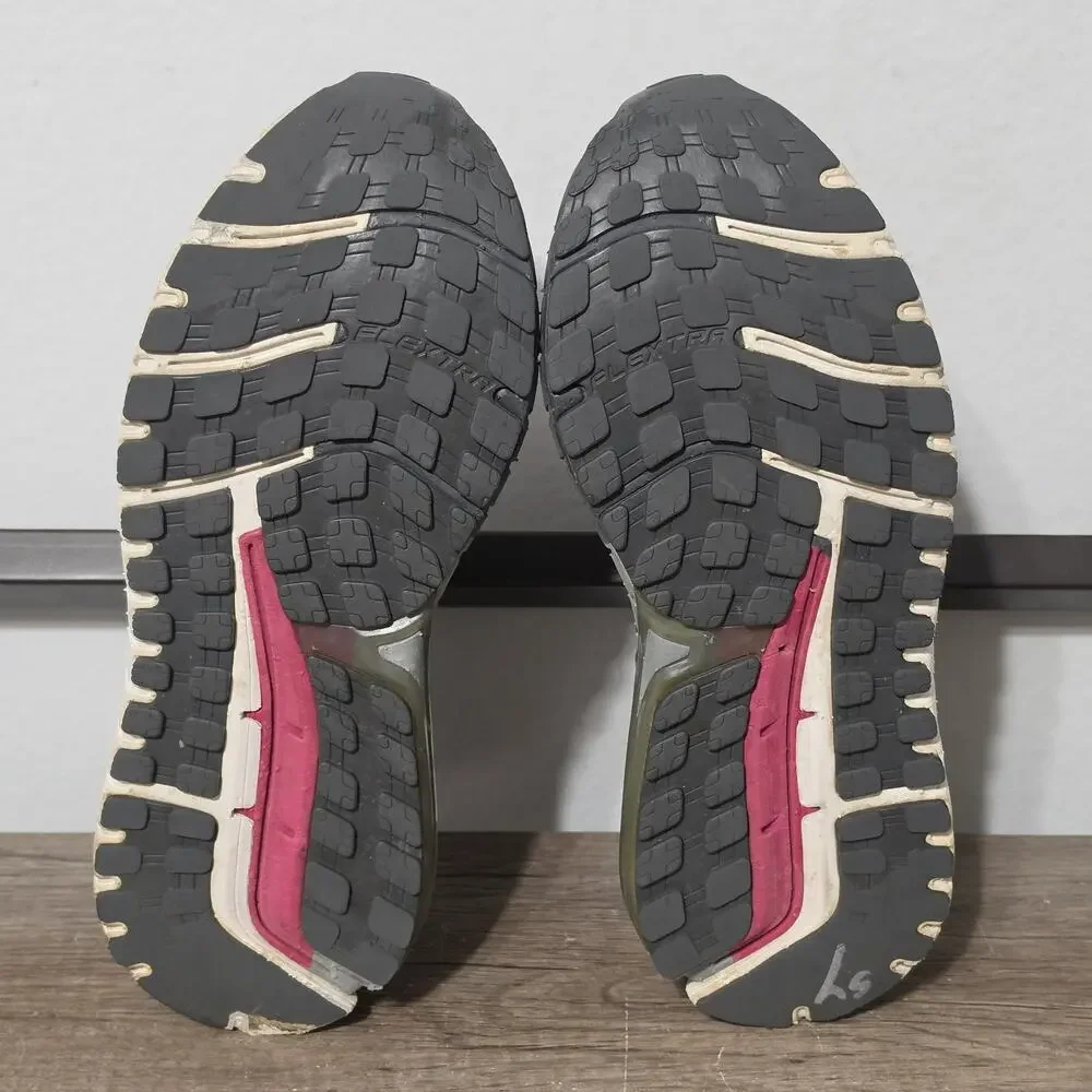 Brooks Ariel 18 Women's Athletic Walking Shoes Sneakers Size 10 Wide Gray
